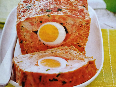 Фото рулета из рубленого мяса с яйцом