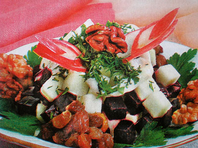 Фото салата из свеклы с грецкими орехами