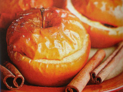 Фото печеных яблок с имбирем и черносливом