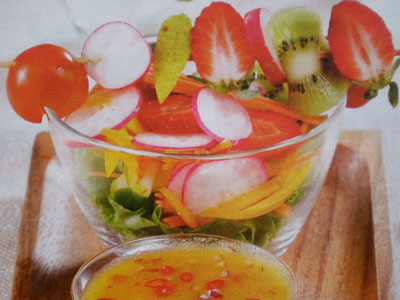 Фотография салата из овощей и фруктов