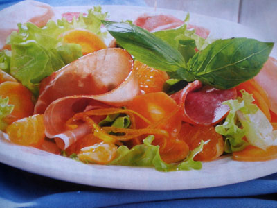 Фото салата с салями и мандаринами