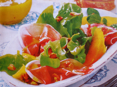 Фото салата с апельсином и ветчиной