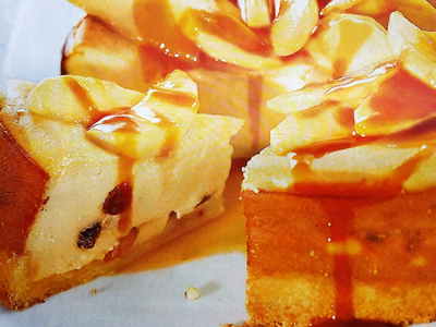 Фото яблочного чизкейка пирога с карамелью
